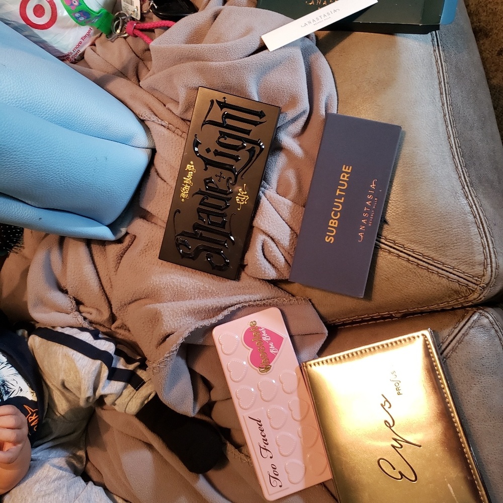 Eyeshadow palettes